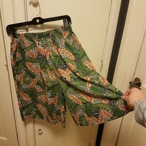 Vintage elastic waist sz 12 tropical animal shorts
